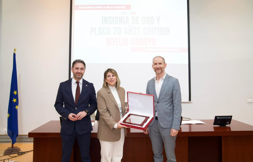 La alcaldesa de Cartagena recibe la Insignia de Oro del COITIRM en el 70º aniversario del Colegio y durante la celebración del Día Internacional de la Mujer y la Niña en la Ciencia 2026 en la UPCT