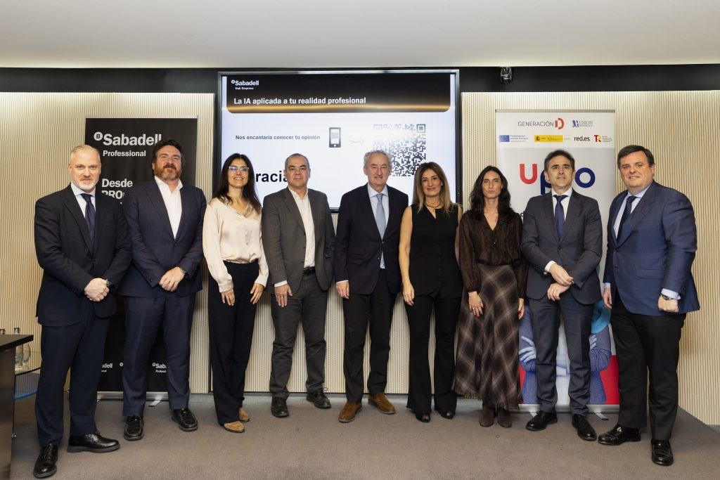 José Antonio Galdón, presidente de COGITI y vicepresidente de Unión Profesional, participa en la sesión organizada por UP y Banco Sabadell sobre el Programa en Formación de Competencias Digitales en el ámbito de los Colegios Profesionales - Upro